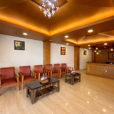 Отель Shree Residency Ироду Экстерьер фото